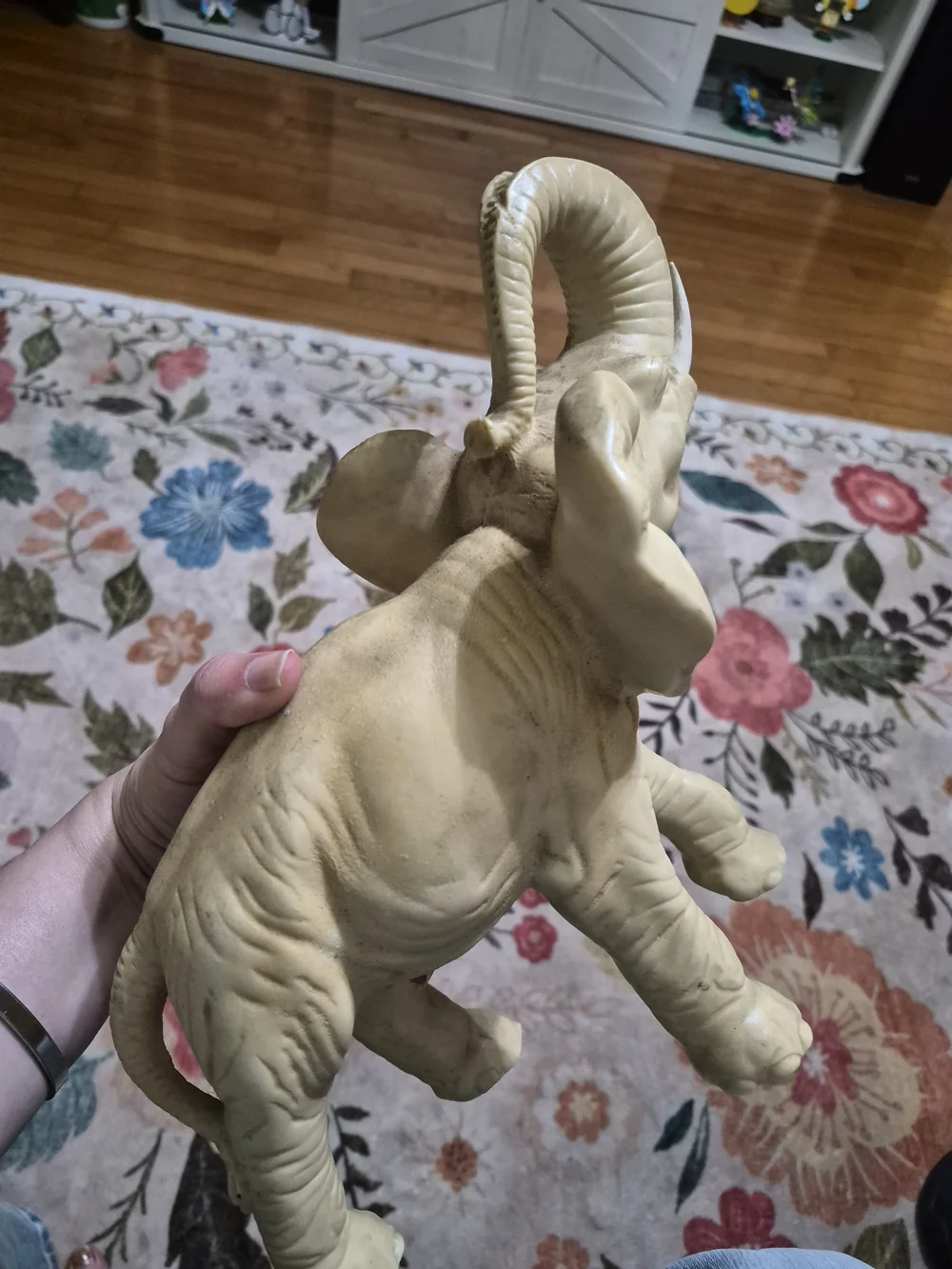 Cream Elephant Reptile Habitat Décor - Brand Unknown